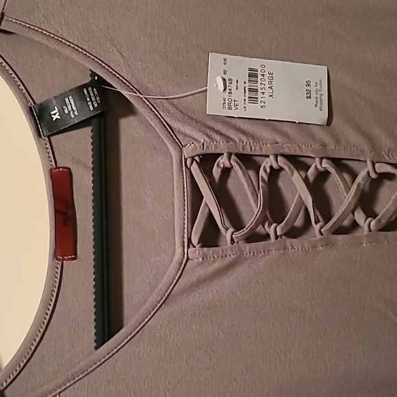 Top - Picture 2 of 3